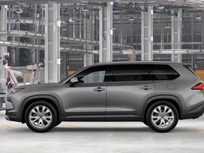 2026 Toyota Grand Highlander — engine compartment view