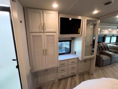 2026 Fleetwood BOUNDER - Photo 17