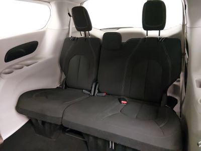 2023 Chrysler Voyager - Photo 17