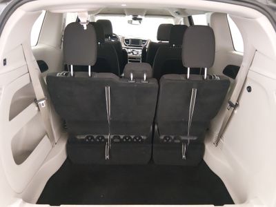 2023 Chrysler Voyager - Photo 11