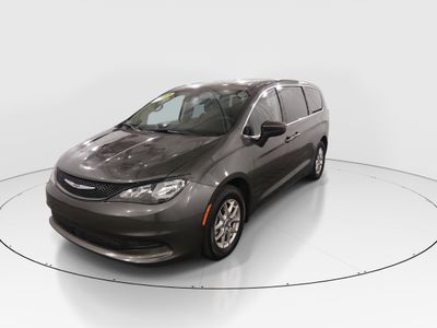 2023 Chrysler Voyager - Photo 3
