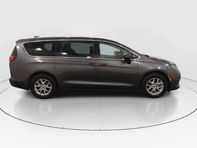 2023 Chrysler Voyager - Photo 8