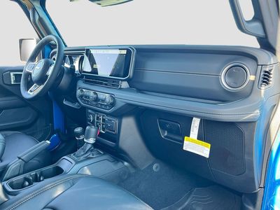 2026 Jeep Wrangler — photo 28 view