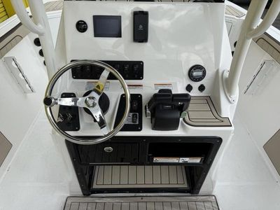 2025 Yamaha Boats 222 FSH Sport — photo 11 view