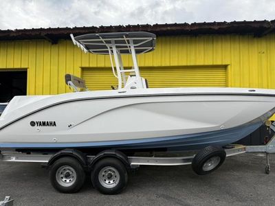 2025 Yamaha Boats 222 FSH Sport — photo 8 view