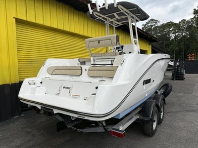 2025 Yamaha Boats 222 FSH Sport — engine compartment view