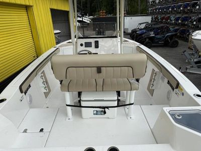 2025 Yamaha Boats 222 FSH Sport — photo 9 view