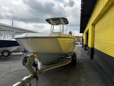 2025 Yamaha Boats 222 FSH Sport — side profile view