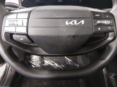 2025 Kia K4 - Photo 12