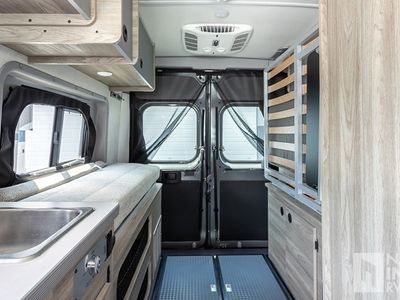 2026 Winnebago Solis - Photo 11