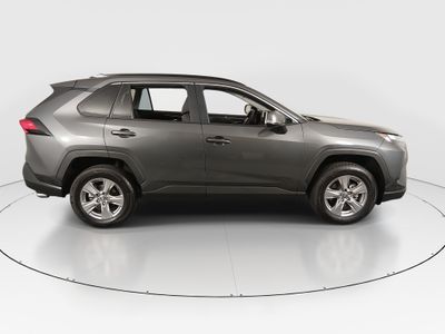 2025 Toyota RAV4 - Photo 8