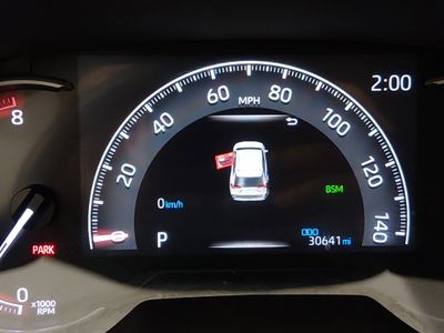 2025 Toyota RAV4 - Photo 14