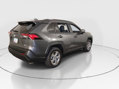 2025 Toyota RAV4 - Photo 7