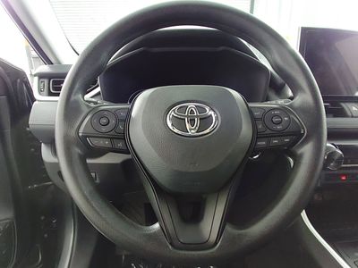 2025 Toyota RAV4 - Photo 12