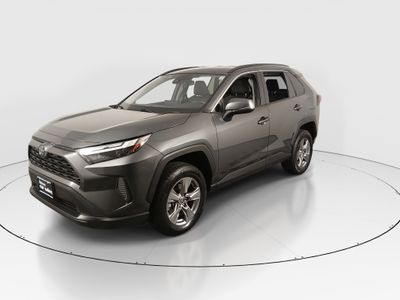 2025 Toyota RAV4 - Photo 3