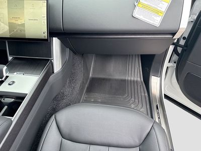 2026 Land Rover Range Rover — photo 18 view