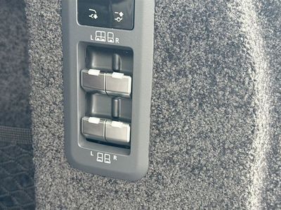 2026 Land Rover Range Rover — photo 12 view