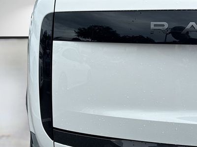 2026 Land Rover Range Rover — photo 10 view