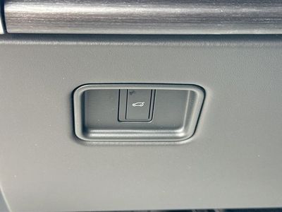 2026 Land Rover Range Rover — photo 35 view