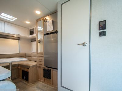 2026 Thor Motor Coach Four Winds — photo 8 view