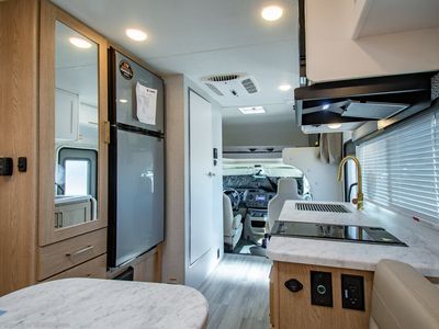 2026 Thor Motor Coach Four Winds — photo 14 view