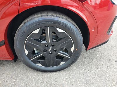 2025 Kia EV6 — photo 7 view