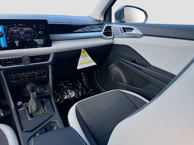 2026 Volkswagen Taos - Photo 18