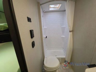 2021 Prime Time RV Avenger — photo 24 view