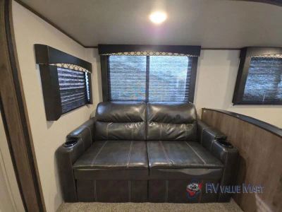 2021 Prime Time RV Avenger — photo 13 view