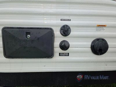 2021 Prime Time RV Avenger — photo 10 view