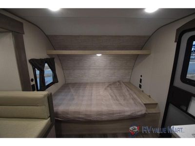 2026 Coachmen RV Catalina Summit Series 7 — photo 9 view