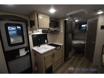 2026 Coachmen RV Catalina Summit Series 7 — photo 17 view