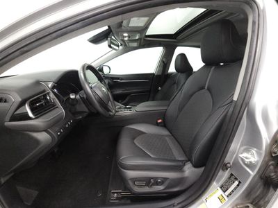 2022 Toyota Camry Hybrid - Photo 4