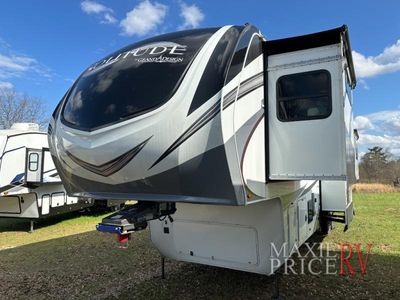 2022 Grand Design Solitude 375RES - Photo 12