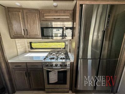 2022 Grand Design Solitude 375RES - Photo 17