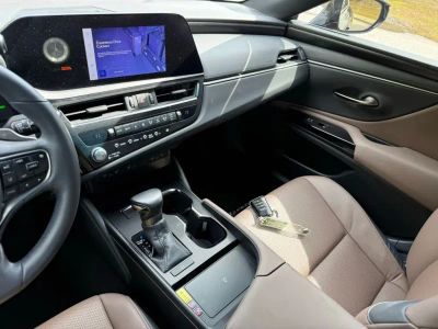 2023 Lexus ES - Photo 31