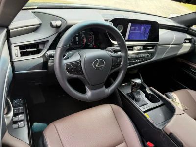 2023 Lexus ES - Photo 3