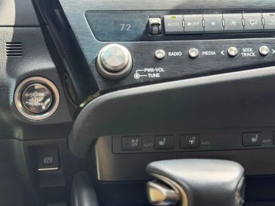 2023 Lexus ES - Photo 30