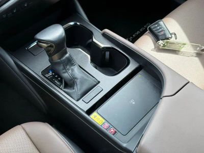 2023 Lexus ES - Photo 32