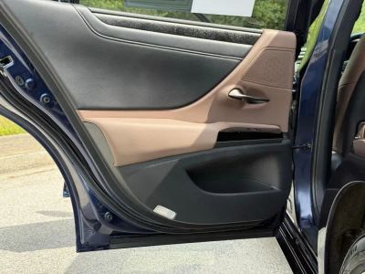 2023 Lexus ES - Photo 23