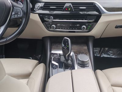 2021 BMW 5 Series — photo 18 view