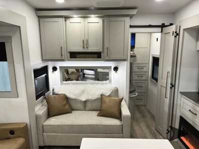 2026 Brinkley Model Z — photo 19 view