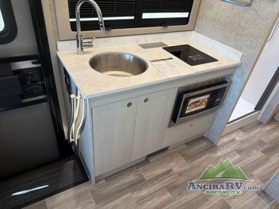 2026 Tiffin Motorhomes Wayfarer — photo 8 view