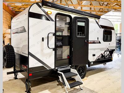 2026 Modern Buggy RV Country Born — front three-quarter view