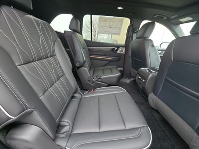 2026 Buick Enclave — photo 9 view