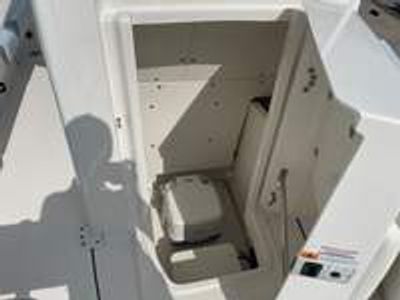 2025 Robalo 246 Cayman - Photo 27