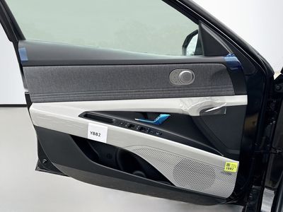 2026 Hyundai ELANTRA HYBRID — photo 19 view