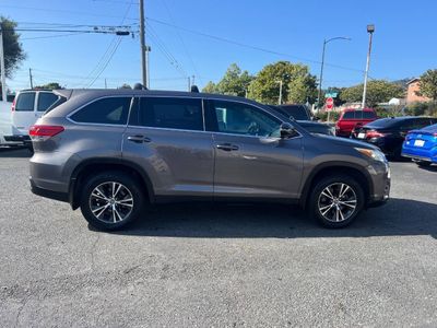 2019 Toyota Highlander - Photo 6