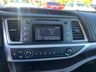 2019 Toyota Highlander - Photo 13