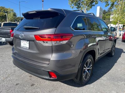 2019 Toyota Highlander - Photo 4
